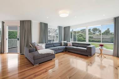 Sorrento Beach Escape