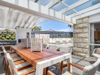 Stunning Sorrento Escape With Pool