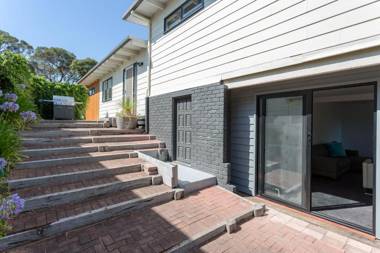 At Agnes Ave: coastal views