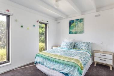 At Agnes Ave: coastal views