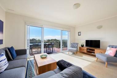 Bountiful views in Blairgowrie Beach wine bliss