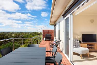 Bountiful views in Blairgowrie Beach wine bliss