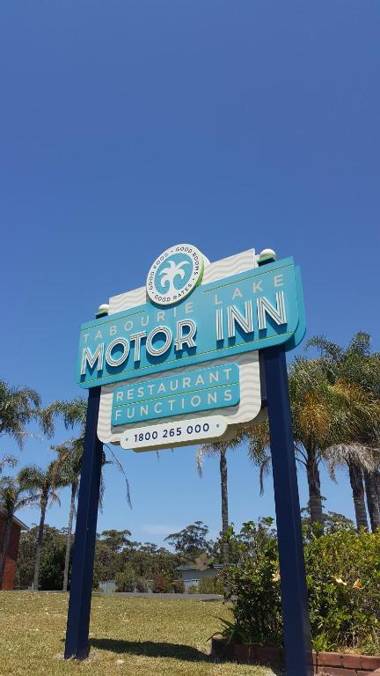 Tabourie Lake Motor Inn