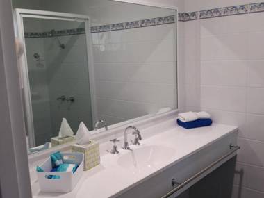 Dolphins of Mollymook Motel and Fifth Green Apartments