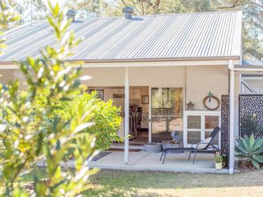 Gartelmann Studio @ Gartelmanns Wines walk to The Deck Cafe + Wine tasting