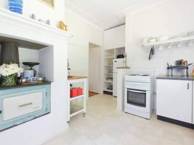 Redwood Cottage Burradoo getaway Southern Highlands 4pm Check Out Sunday