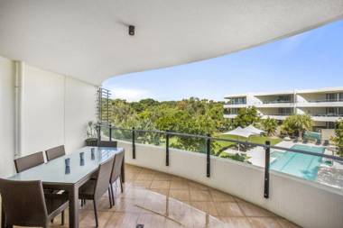 COTTON BEACH APARTMENT 33 WITH POOL VIEWS
