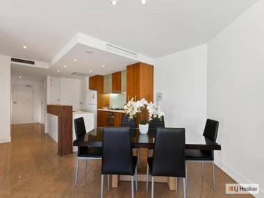 COTTON BEACH ON THE POOL 66