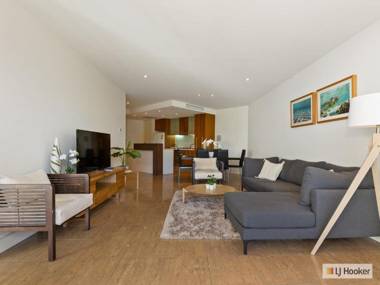 COTTON BEACH ON THE POOL 66