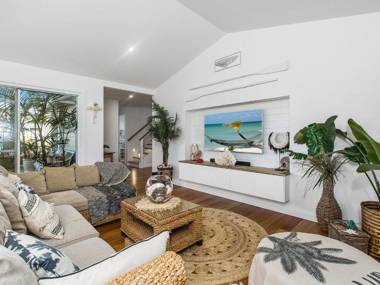 Kia Orana Island Home