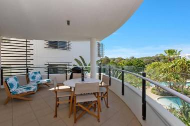 COTTON BEACH APARTMENT 35 - POOL VIEWS