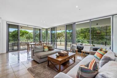 COTTON BEACH 94 - MID-FLOOR PENTHOUSE