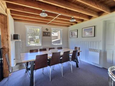 Banjo's Chalet alpine-getaways