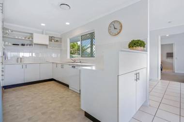 Expansive Ocean Views Sunrise Beach