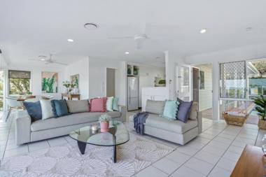 Expansive Ocean Views Sunrise Beach