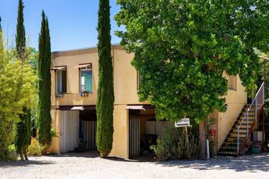 The Albion Motel Castlemaine