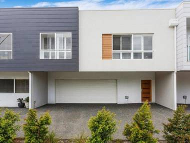 Bella K - style comfort and location