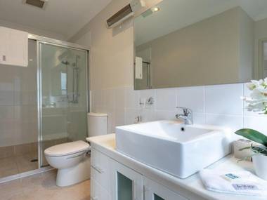 Shore to Please - comfort cafes and beaches