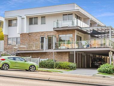 ARIA ON MANNING Kiama 4pm Check Out Sundays