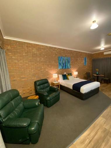 Coastal Waters Motor Inn