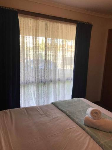 Lakes Jakaranda Holiday Units