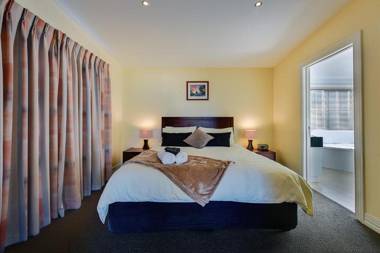 Waverley House Cottages