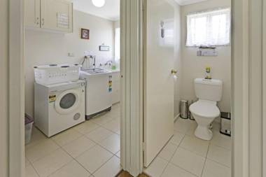 Four Sisters - beachside holiday