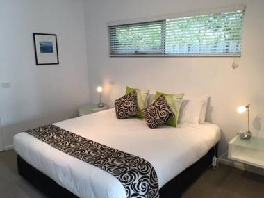 Ashmont Motel and Apartments