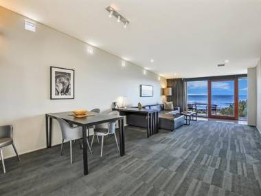 HEARN'S BEACHSIDE VILLA 2