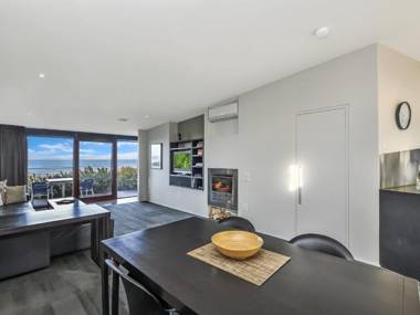 HEARN'S BEACHSIDE VILLA 1