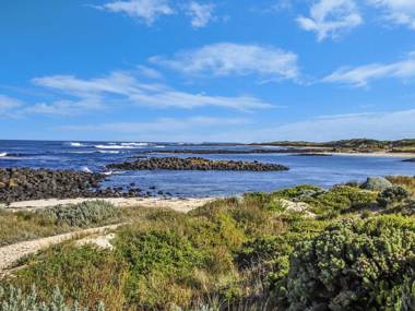 HEARN'S BEACHSIDE VILLA 1