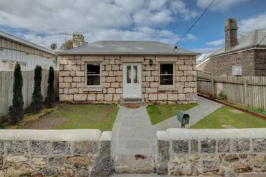 Magnetic Cottage circa: 1850's