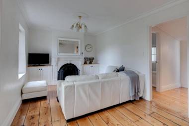 Magnetic Cottage circa: 1850's