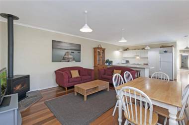 Cottage on James circa:1855 - Modern historic