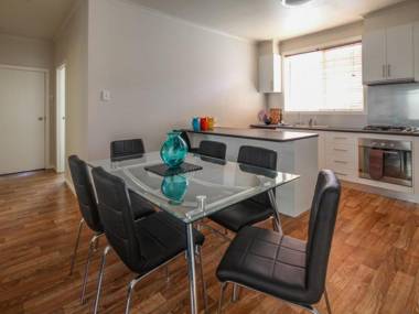 Reardon Place - moments from the family friendly Pea Soup Cove