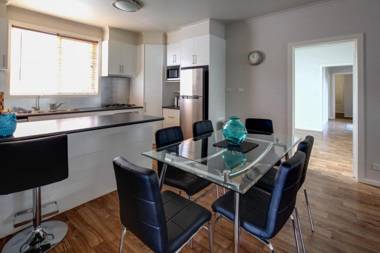 Reardon Place - moments from the family friendly Pea Soup Cove