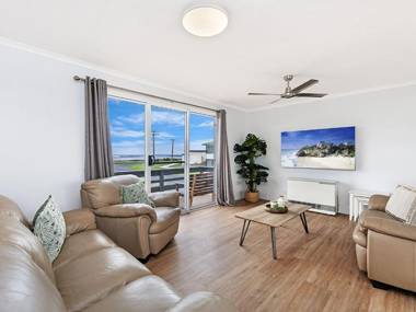 Rocky Point - pet friendly accommodation for multiple families