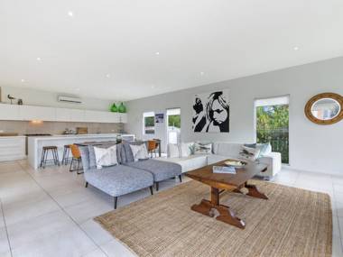 Surfs Up - Fresh and modern East Beach home