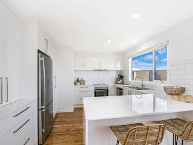 Salty's - Newly Renovated