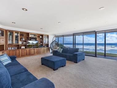 Iluka - Perched On East Beach