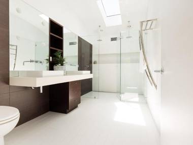 Spinnakers Waterfront