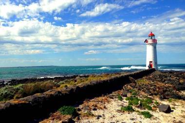 Nest - charming comfortable coastal villa