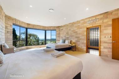 'Tyalla Lodge' Unique Luxe Design in the Mountains