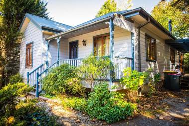 Whispering Pines Chalet & Cottages