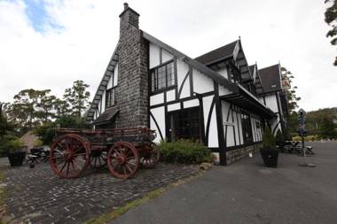 Fox and Hounds Inn