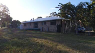 CASTAWAY BEACH HOUSE- NO Parties - NO Pets