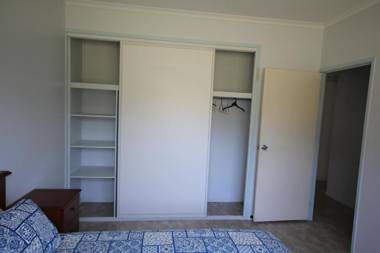 CASTAWAY BEACH HOUSE- NO Parties - NO Pets