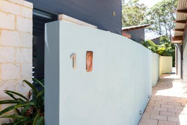 By the Beach B&B Self Contained Apartments