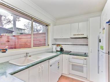 Black Wattle at Hyams Beach 4pm Check Out Sundays