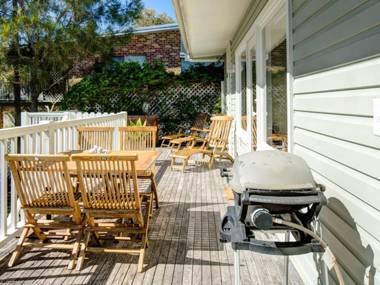 Calypsos Cottage at Hyams Beach 4pm Check Out Sundays